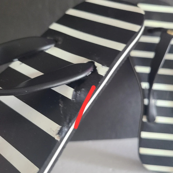 Kate Spade black/white flip flop sz.7 women's - Picture 8 of 9